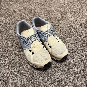 Women’s on cloud 5 running shoe